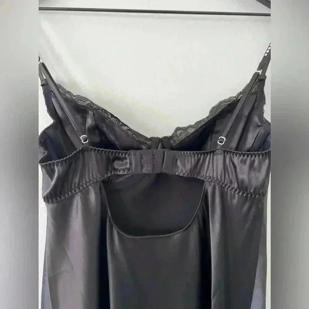 Black satin dress. NWOT. size small - Picture 3 of 4